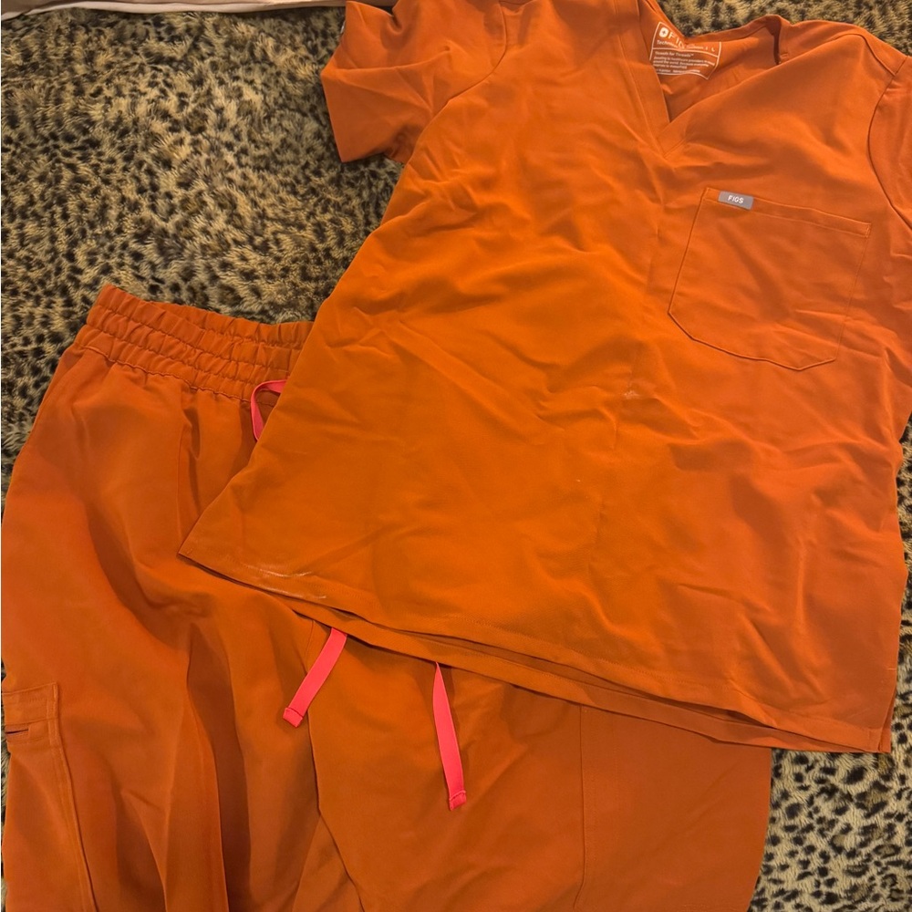 Figs Burnt Orange Scrub Set